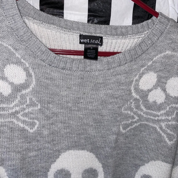 Wet Seal Skull Crew Sweater 💀 - Picture 4 of 4